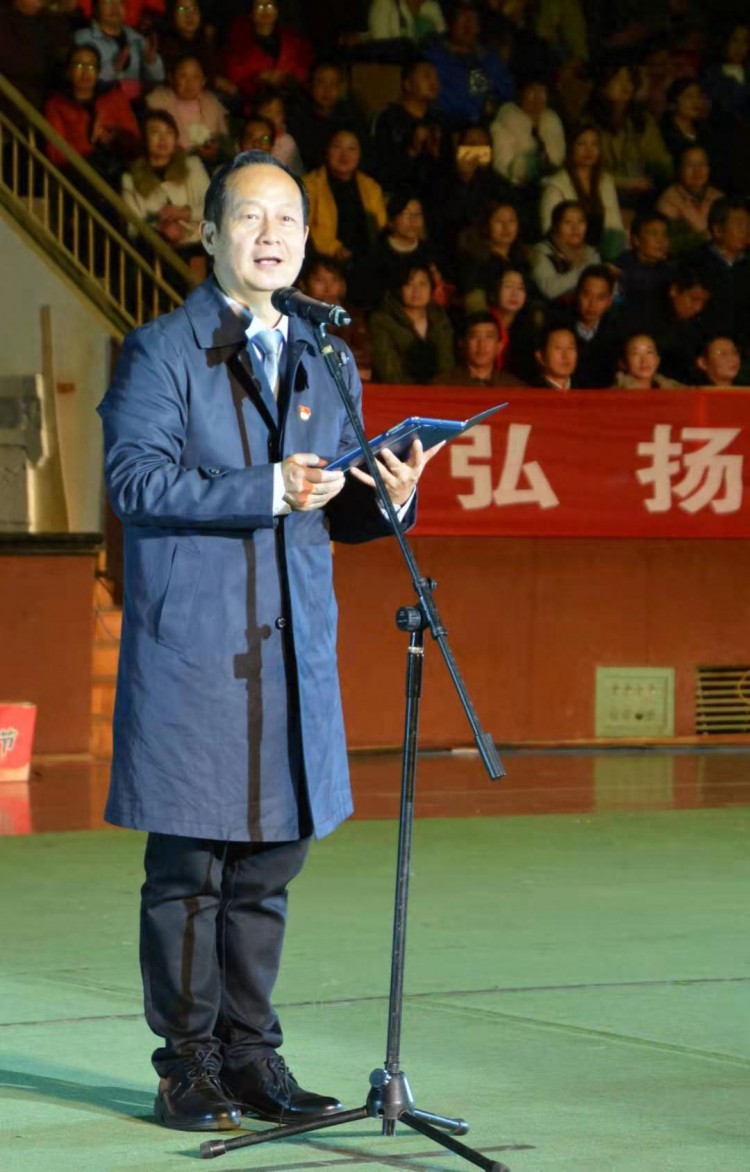 感党恩听党话跟党走颂师德铸师魂立师表