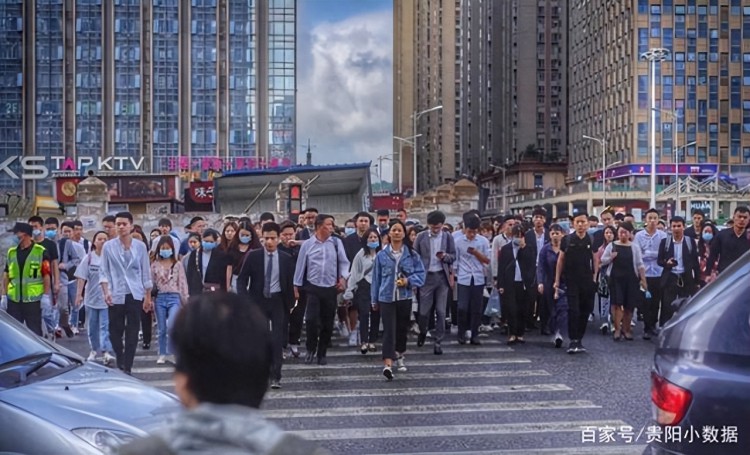 昆明普通人的真实收入是多少大城市打拼人的月薪还不到一万