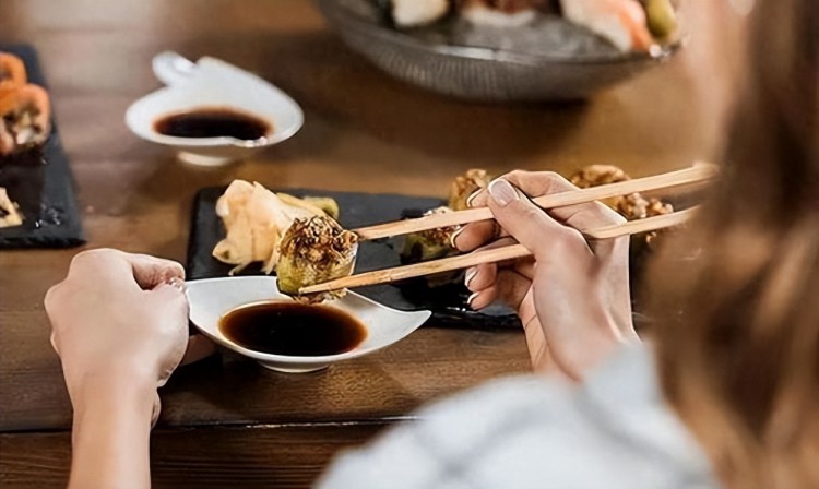 小夫妻逃离济南定居湖北随州每月1000生活费还能四菜一汤