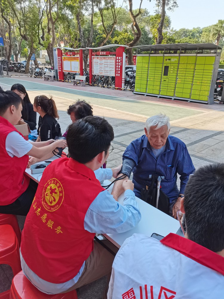 在湛江霞山区10名大学生街道团工委兼职副书记上岗